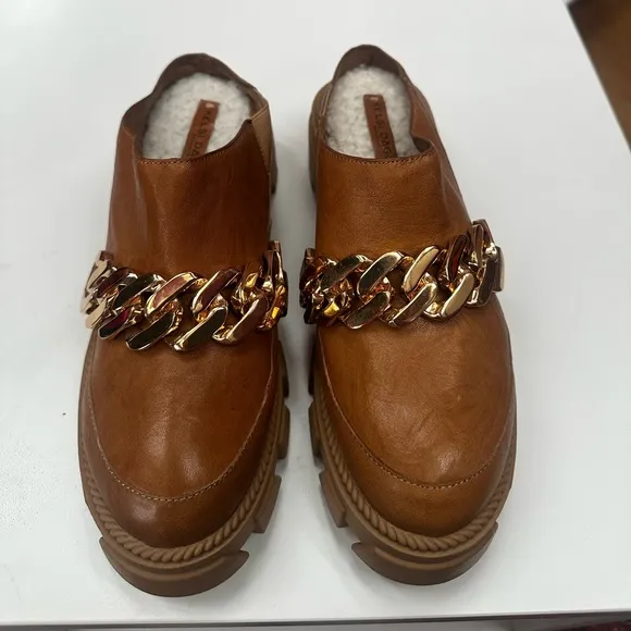 Kelsi Dagger Brooklyn Platform Mules with Gold Chain size 9