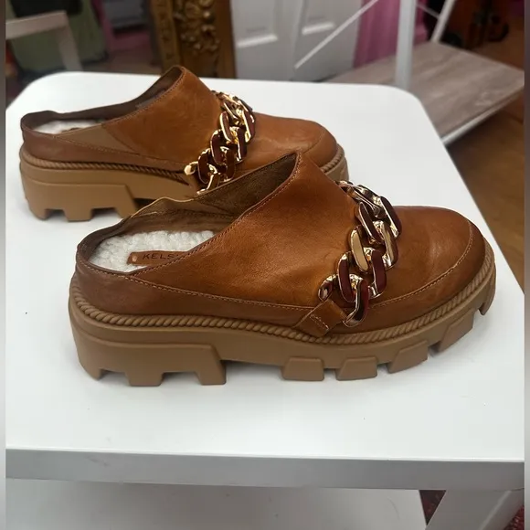 Kelsi Dagger Brooklyn Platform Mules with Gold Chain size 9