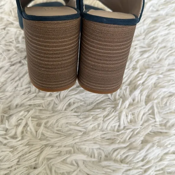 Kenneth Cole Blue Suede Leather Top Notch Block Heel Mules Size 7.5
