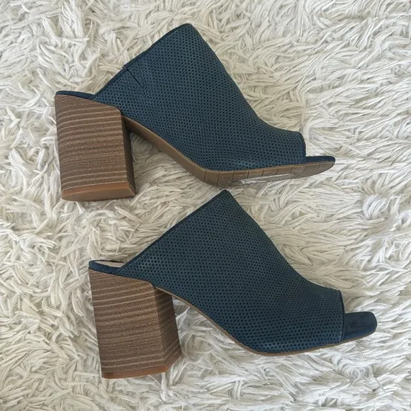 Kenneth Cole Blue Suede Leather Top Notch Block Heel Mules Size 7.5