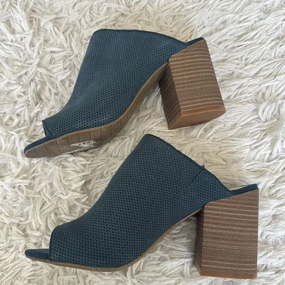 Kenneth Cole Blue Suede Leather Top Notch Block Heel Mules Size 7.5
