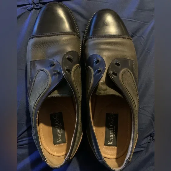 Kenneth Cole Green and Black Oxfords with Glossy Cap-Toe woman’s 8 needs laces
