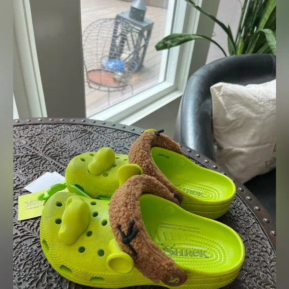 💚KIDS CLASSIC CROCS DREAM WORKS SHREK CLOGS J4 J 4