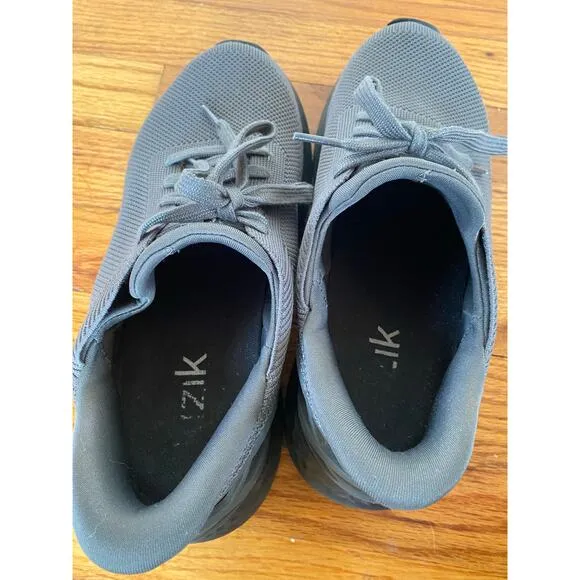 Kizik Athens slip on hands free mens 7 wide/ women’s 8.5 wide gray/black
