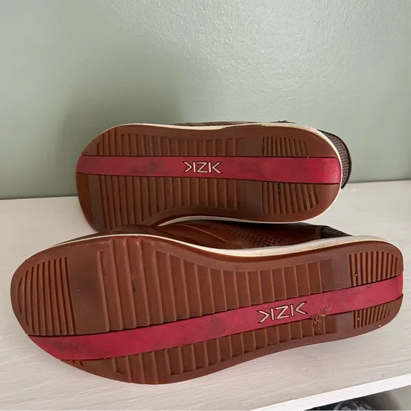 Kizik Brown Leather Boston Slip On Business Casual Shoes with Perforated Design