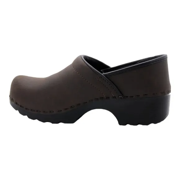 Klagn Swedish Professional Oiled Leather Clogs in Brown NIB