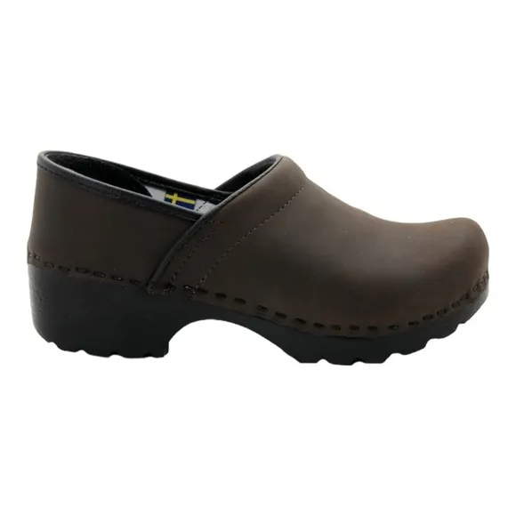Klagn Swedish Professional Oiled Leather Clogs in Brown NIB