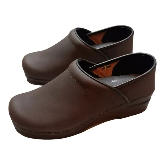 Klagn Swedish Professional Oiled Leather Clogs in Brown NIB