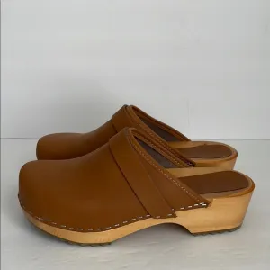 Klägn Women’s Swedish Comfort Tuva Wood Leather Clogs Camel 39 (8.5-9)