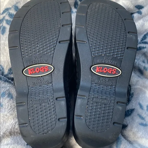 Klogs Black Size 8.5 Leather Maxum with Open Back and Sturdy Sole