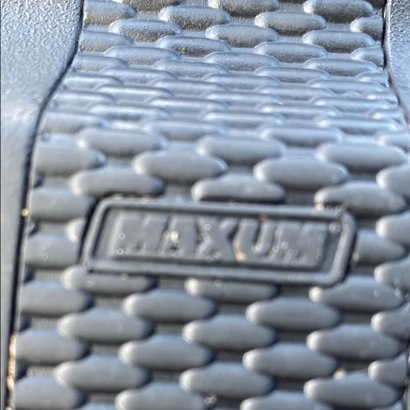 Klogs Black Size 8.5 Leather Maxum with Open Back and Sturdy Sole