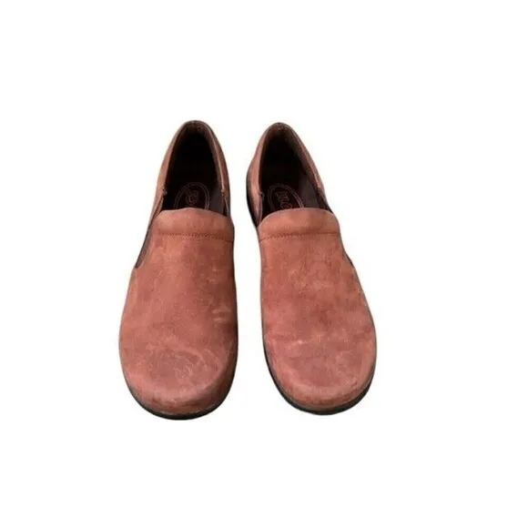 Klogs Geneva Brown Suede Slip Resistant Clogs Size 8
