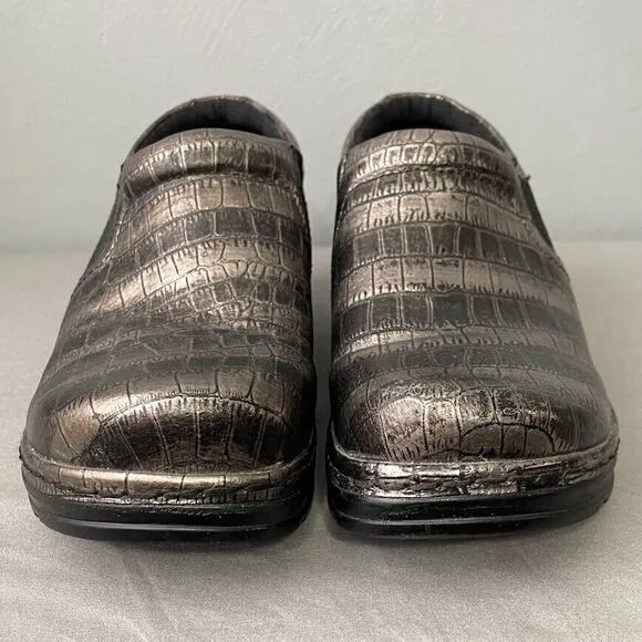 Klogs Womens Size 9.5 Metallic Gold Reptile Embossed Slip on Shoes Whimsigoth