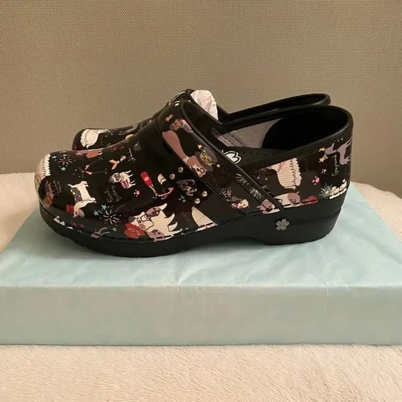 Koi By Sanita Women's Fancy Party Patent Leather Nursing Clogs BRAND NEW