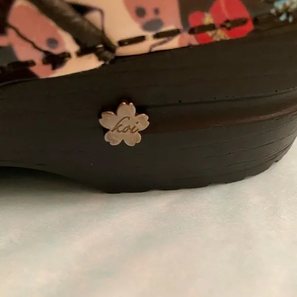 Koi By Sanita Women's Fancy Party Patent Leather Nursing Clogs BRAND NEW