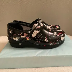 Koi By Sanita Women's Fancy Party Patent Leather Nursing Clogs BRAND NEW