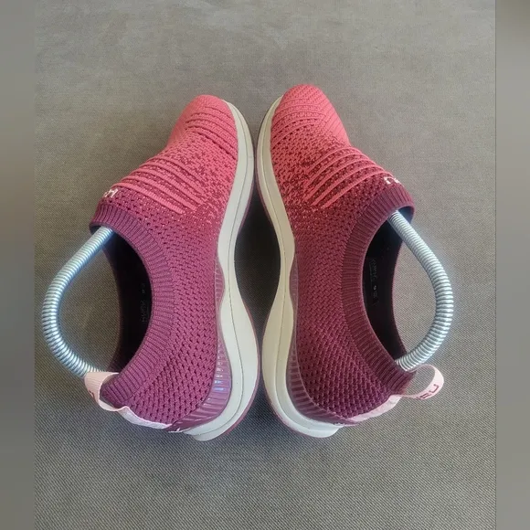 Kuru Stride Heather Plum Purple Slip On Sneakers Size 9 Lightweight