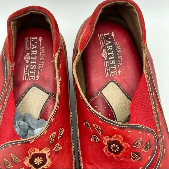 L' Artiste by Spring Step Burbank Slip On Red Sz 41 Cut Laser Cut Etchin…