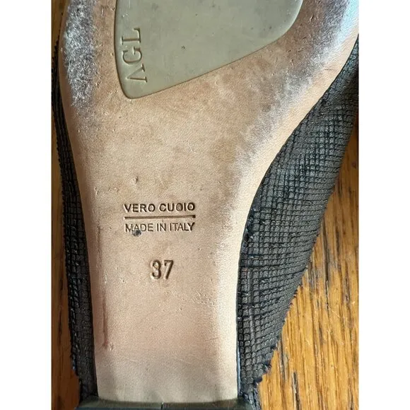 Ladies Attilio Giusti Leombruni $320 Textured Mule 37 / 7 Black Shoes GUC