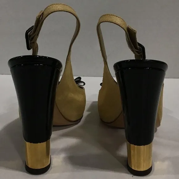 Ladies Valentino Garavani Beige/Black Leather Peep Toe Slingback Heels Size 40