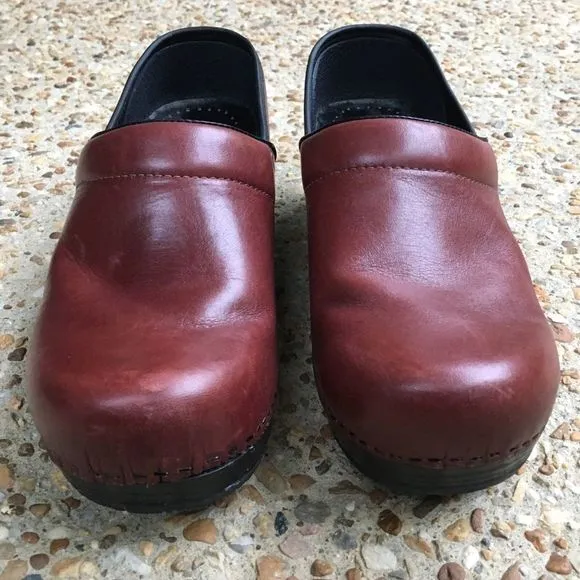 Lands End Brown Leather Clogs 8