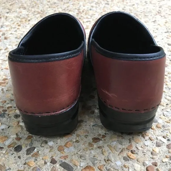 Lands End Brown Leather Clogs 8