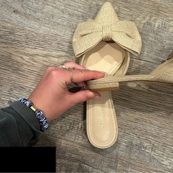 Larroude Elle Flat Mule In Beige Raffia