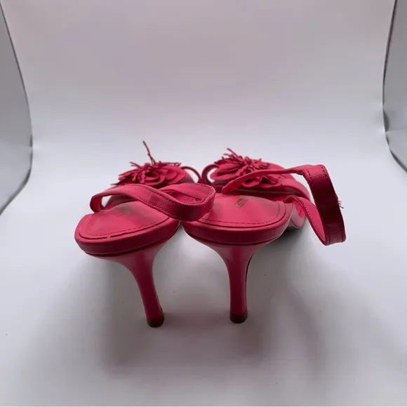 Larroude Hibiscus Slingback Sandal size 9.5 leather heels floral EUC 1191