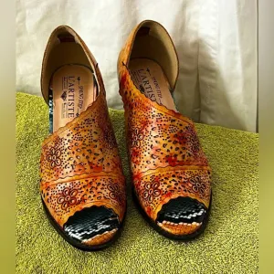 L'Artiste Spring Step Hand Painted Leather Womens Sz 36 Kitten Heels U.S.  5.5