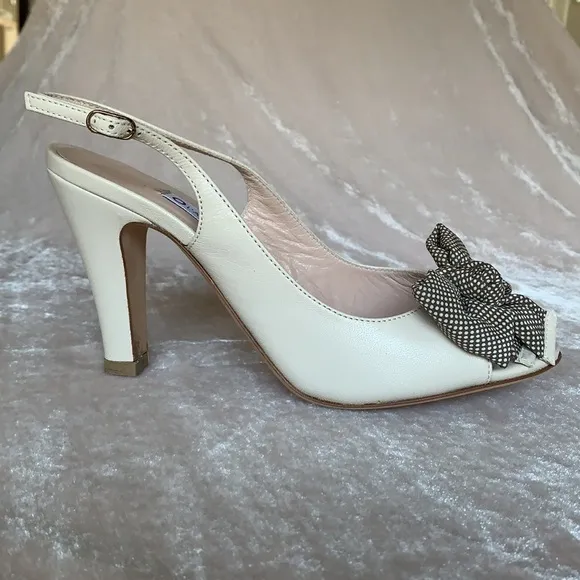 L’AUTRE CHOSE sling back open toe heels