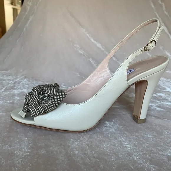 L’AUTRE CHOSE sling back open toe heels