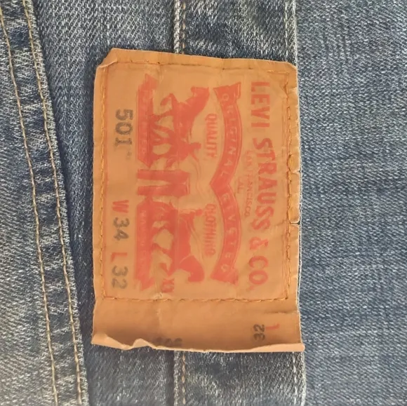 Levi's 501 Original Fit Straight Leg Button Fly Jeans 34 x 32