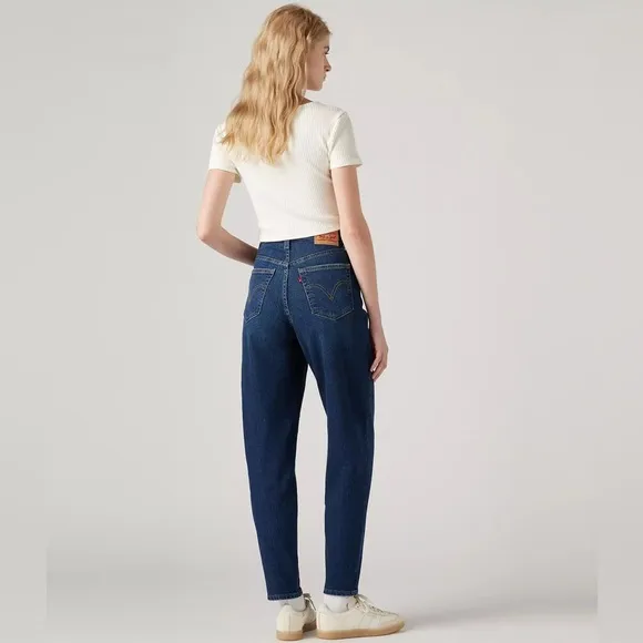 LEVI’S HIGH WAISTED MOM JEANS SIZE 28