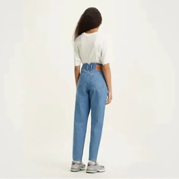 Levi’s High Waisted Notch 90s vintage style Mom Jean Size 27