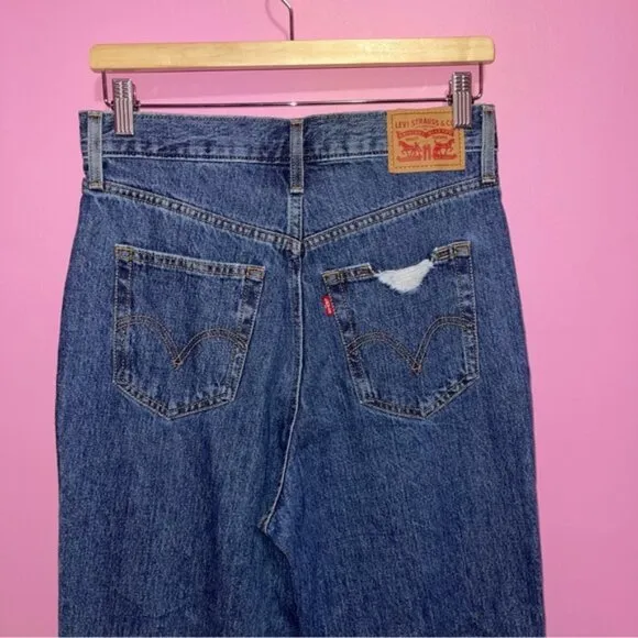 Levi's Jeans Women's Size 28 Blue Wash‎ Denim High Waisted Mom Jeans Distressed