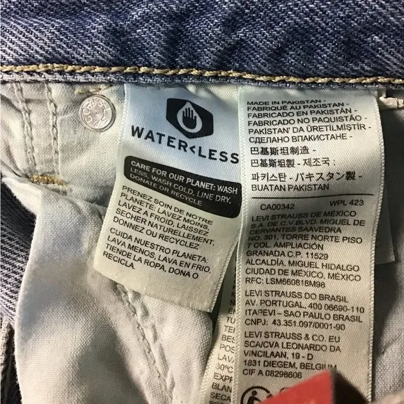 Levi’s Women’s Size 28 JEANS MOM HIGH-WAISTED LEVI'S® Azul claro