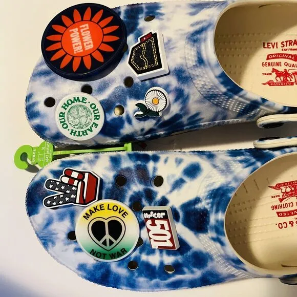 Levis X Crocs Classic Clog Blue Tie Dye Men's 12 Levi Strauss Peace Love Charms