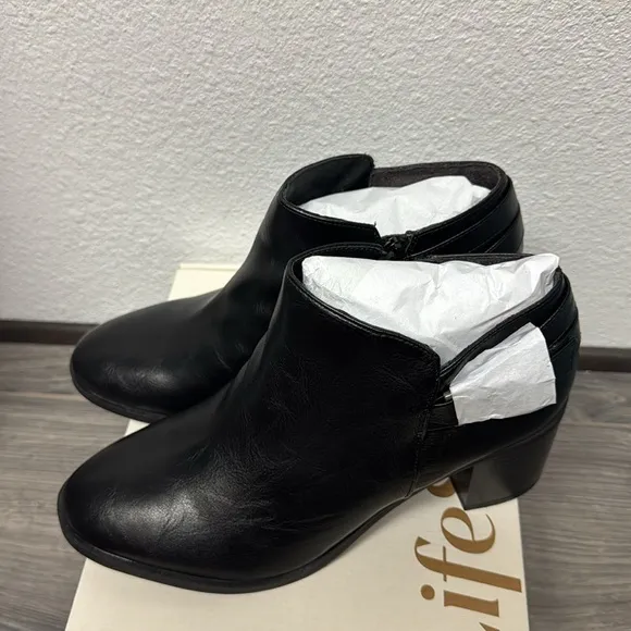 LifeStride Lorelai Ankle Boot (WIDE)