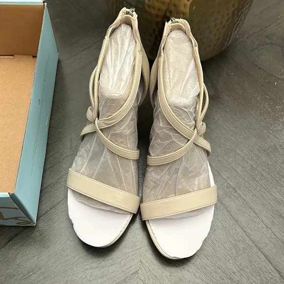 LifeStride Masquerade Strappy Sandal (WIDE)