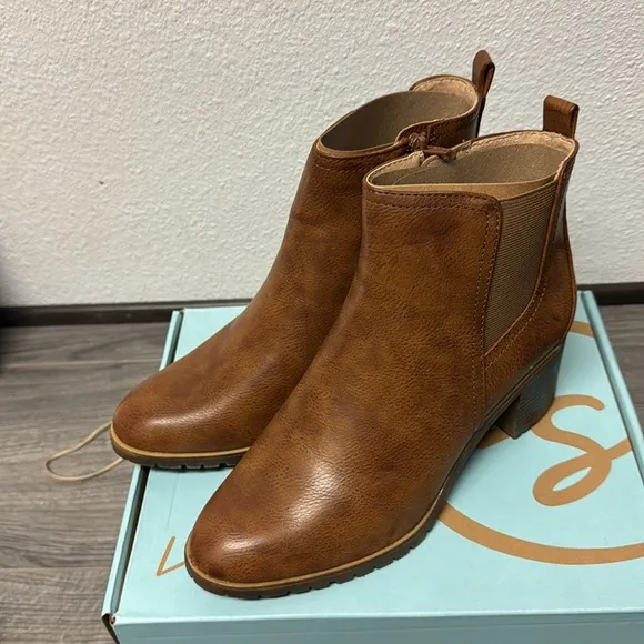 LifeStride Mesa Whiskey Faux Leather Ankle Boots (WIDE)