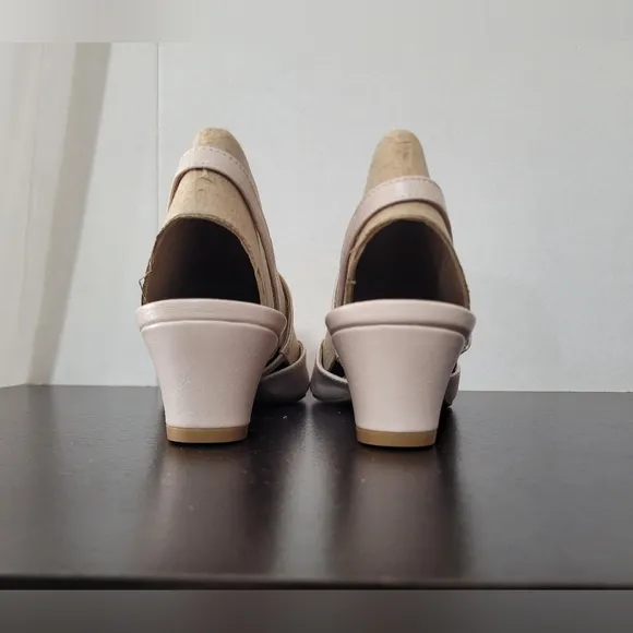 Lifestride Womens Minimalist Pumps, Almond Milk, Size 8.5W (Wide Fit)