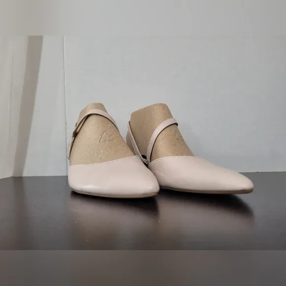 Lifestride Womens Minimalist Pumps, Almond Milk, Size 8.5W (Wide Fit)