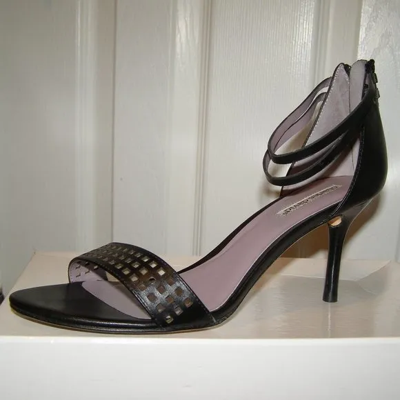 LIKE NEW Charles David 8.5 Leather Kitten Heels