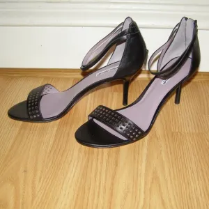 LIKE NEW Charles David 8.5 Leather Kitten Heels