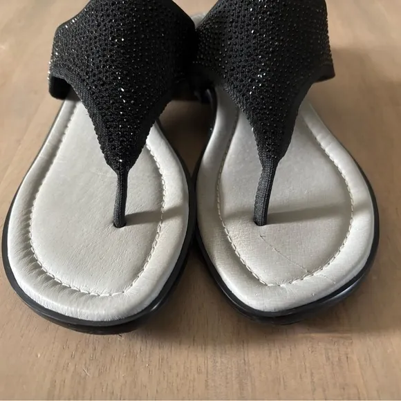 Like new David Tate sandal with sparkle size 8.5 wide width