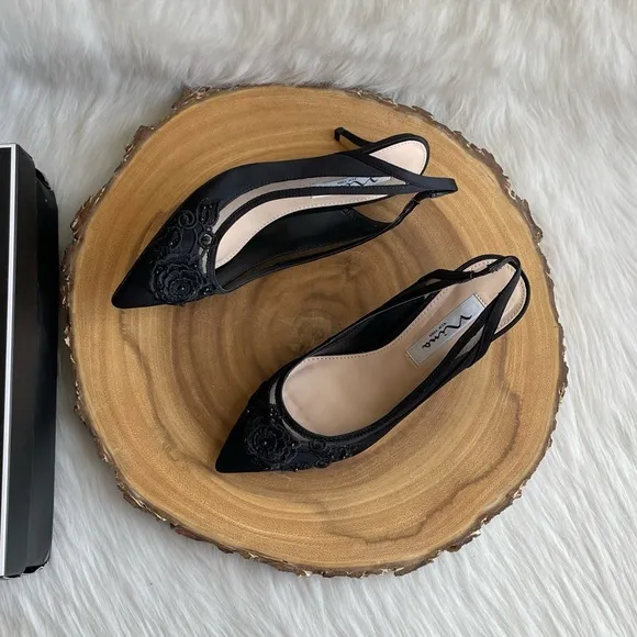 LIKE NEW Nina Taela slingback pointed toe black satin kitten heels
