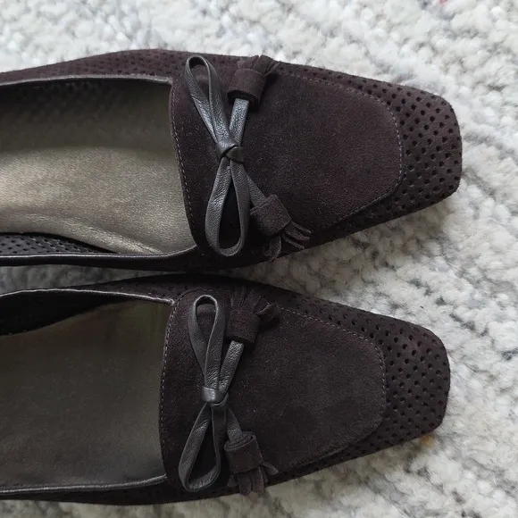 LIKE NEW Stuart Weitzman Brown Perforated Suede Kitten Heels Size 10