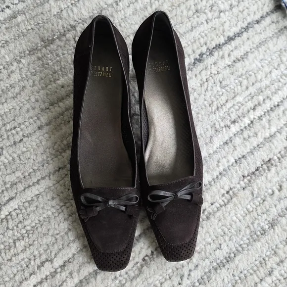 LIKE NEW Stuart Weitzman Brown Perforated Suede Kitten Heels Size 10