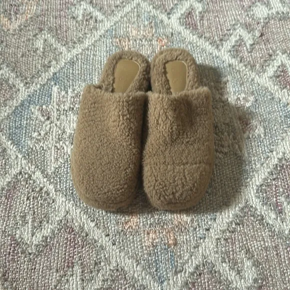 LMS the Yoko Brown Sherpa teddy clogs mules women’s 38 EU