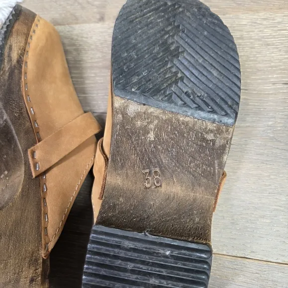 Lotta From Stockholm Tan Leather Clogs